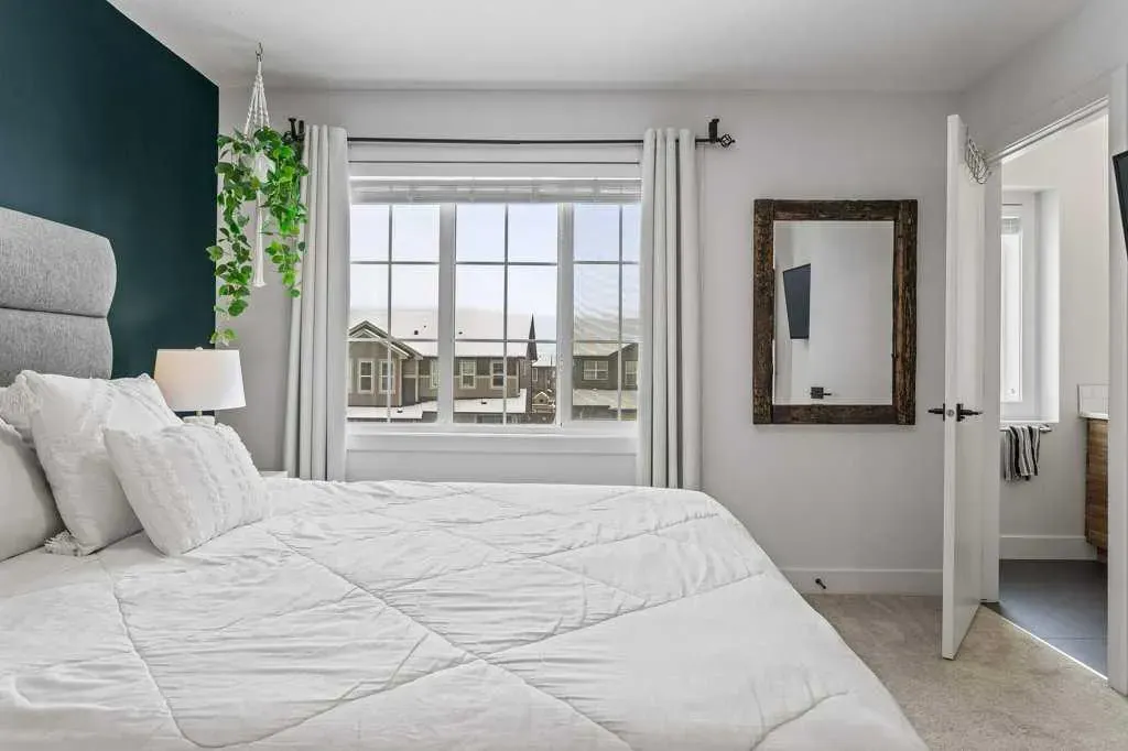 216 Clydesdale Avenue