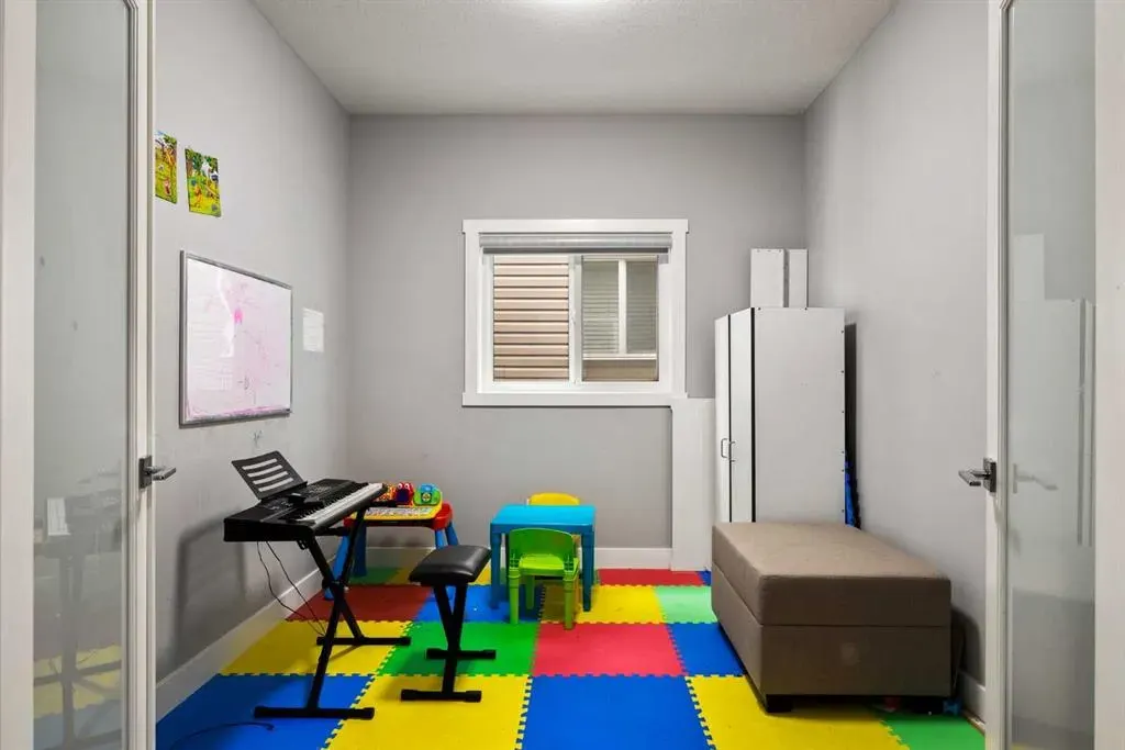 106 Baysprings Gardens SW