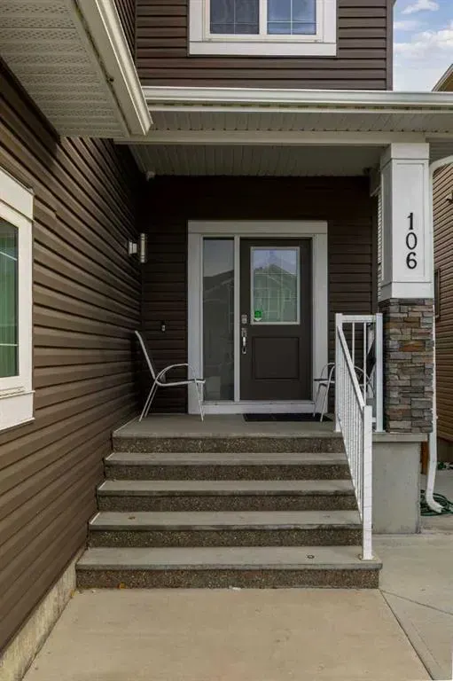 106 Baysprings Gardens SW