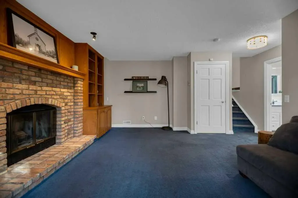 164 Mckerrell Crescent SE