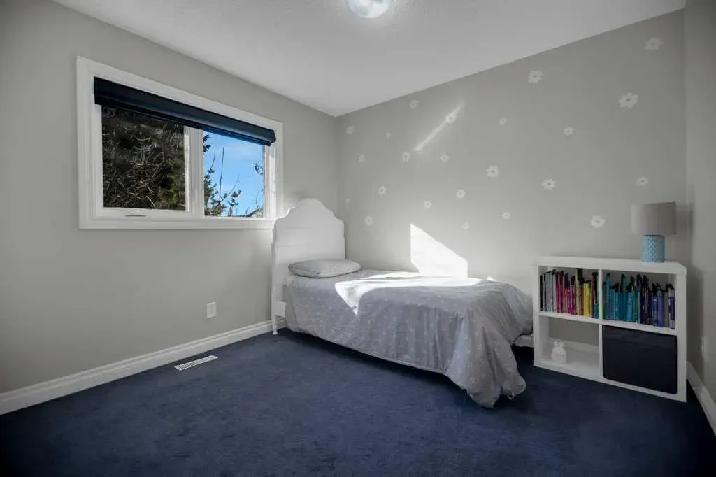 164 Mckerrell Crescent SE