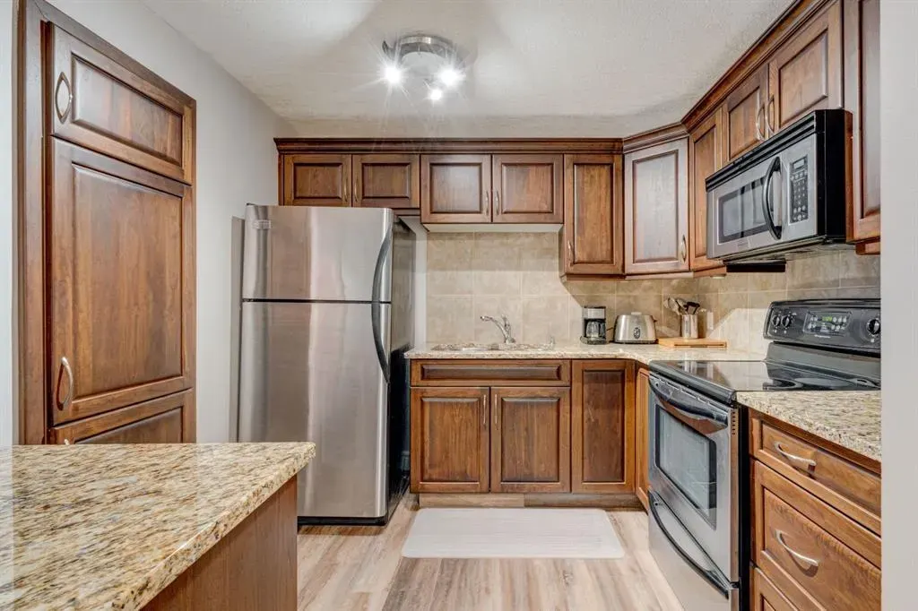 2010 35 Avenue SW, #205