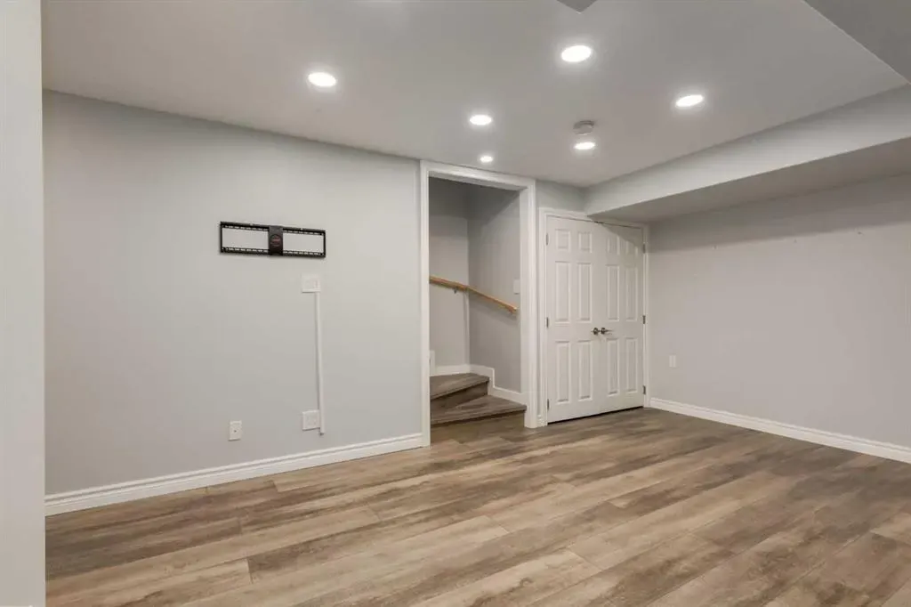 167 Cramond Green SE