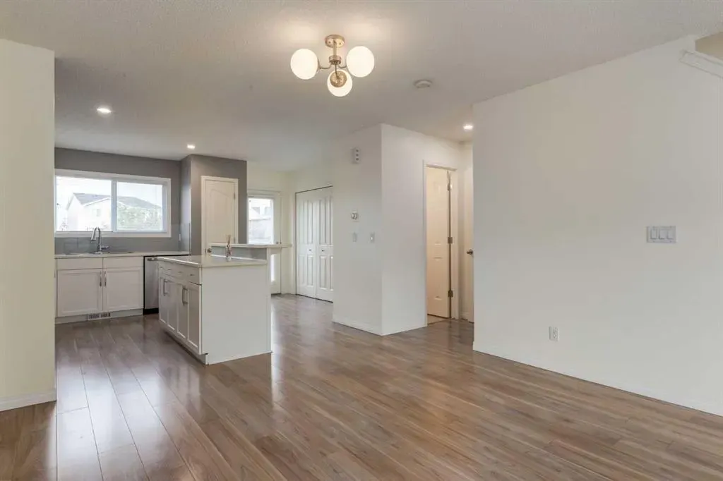 167 Cramond Green SE