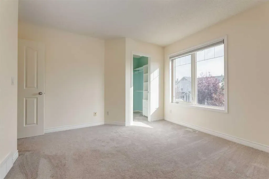 167 Cramond Green SE