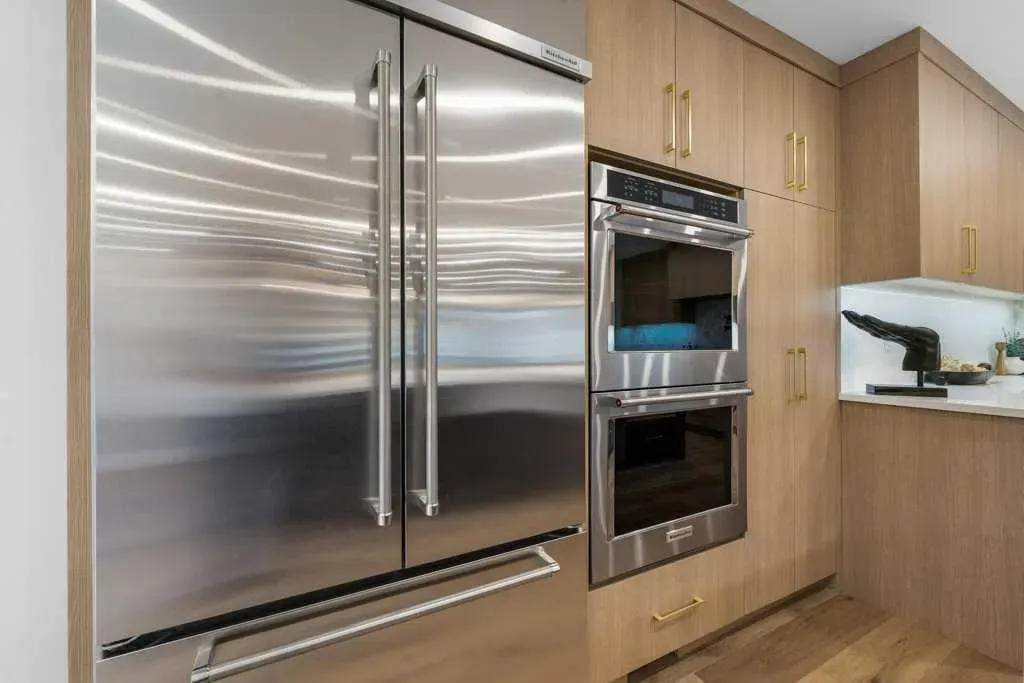 711 Mckenzie Lake Bay SE