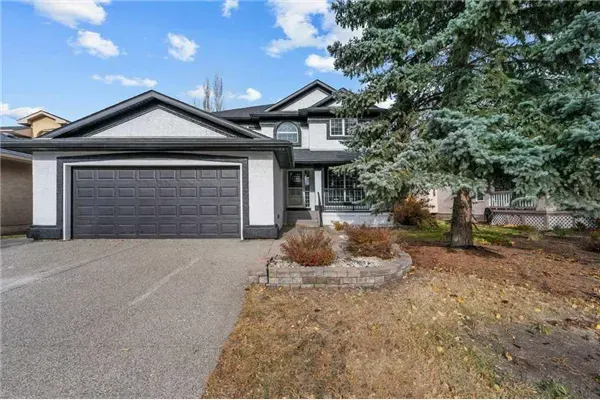 711 Mckenzie Lake Bay SE