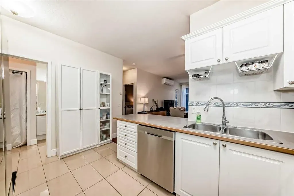 1113 Lake Fraser Court SE, #1113