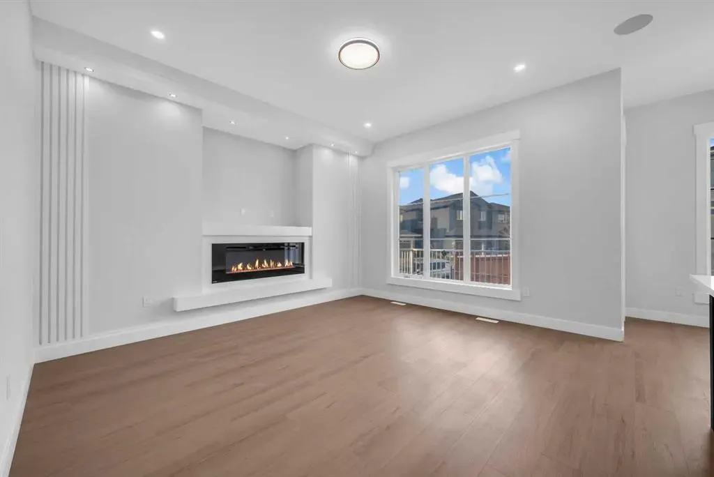 203 KINNIBURGH Place