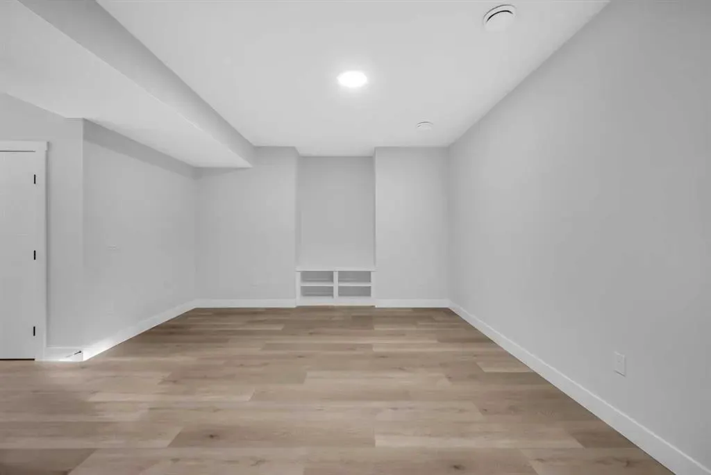 203 KINNIBURGH Place