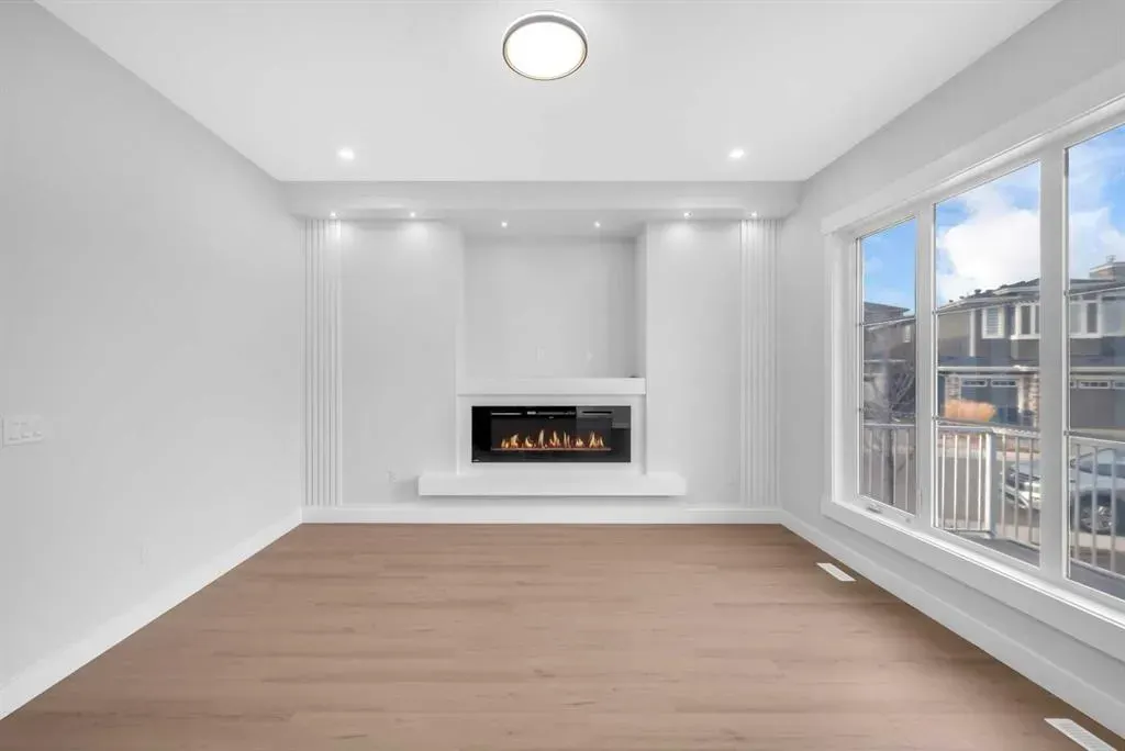 203 KINNIBURGH Place