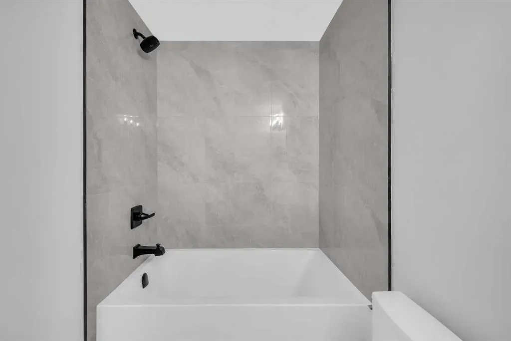 203 KINNIBURGH Place