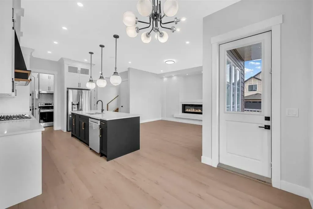 203 KINNIBURGH Place