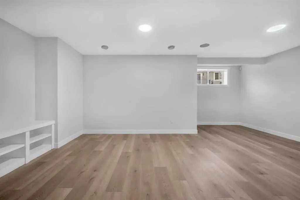 203 KINNIBURGH Place