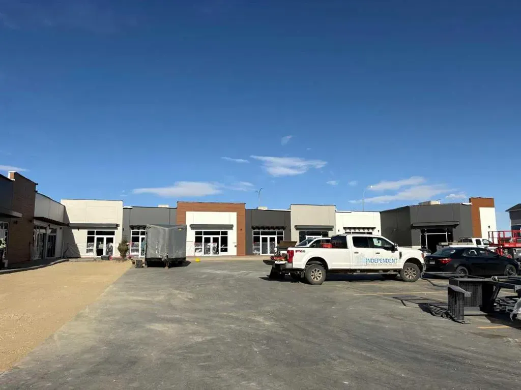 110 Corner Meadows Manor NE