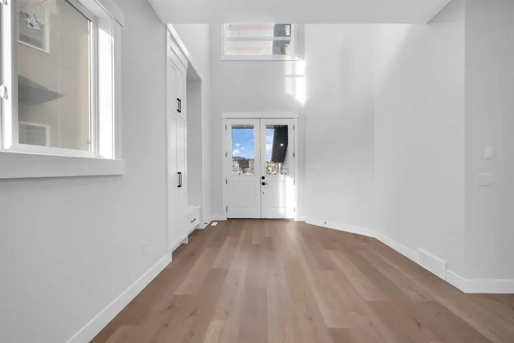 327 Kinniburgh Place