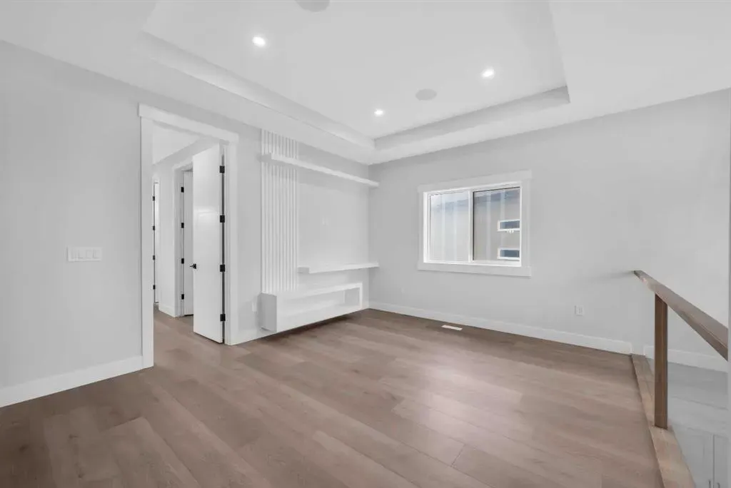 327 Kinniburgh Place