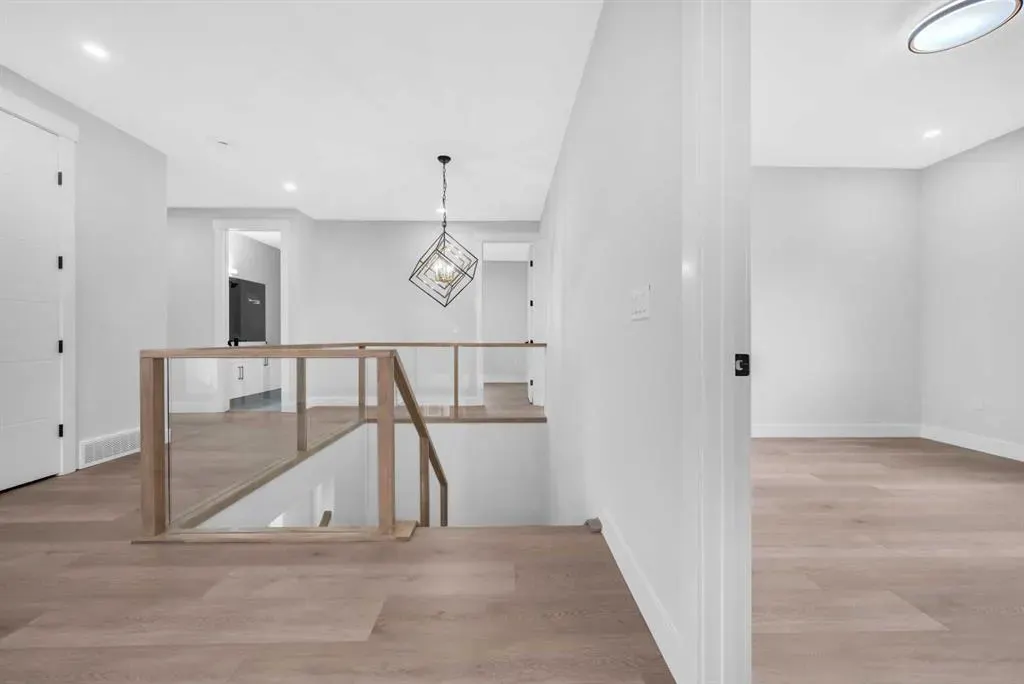 327 Kinniburgh Place