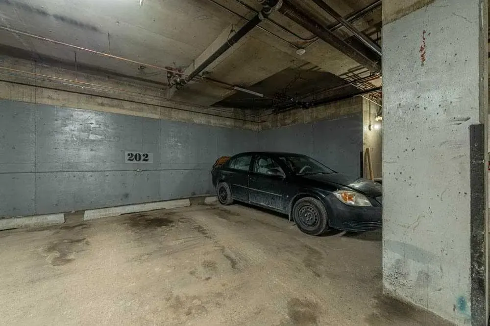 333 5 Avenue NE, #202