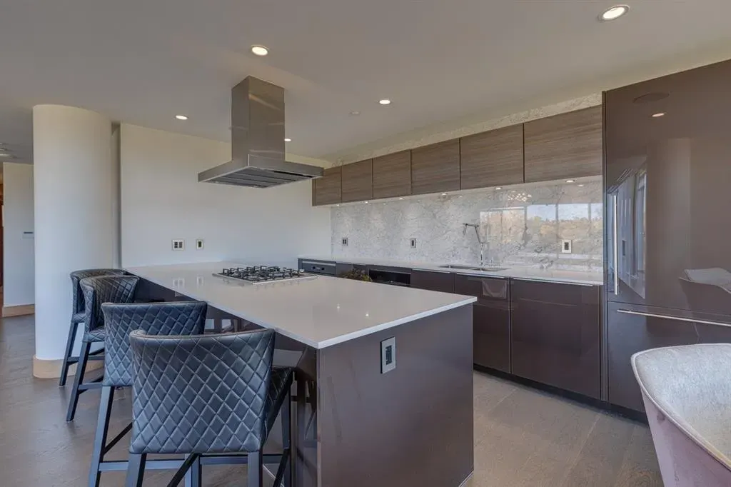 738 1 Avenue SW, #412