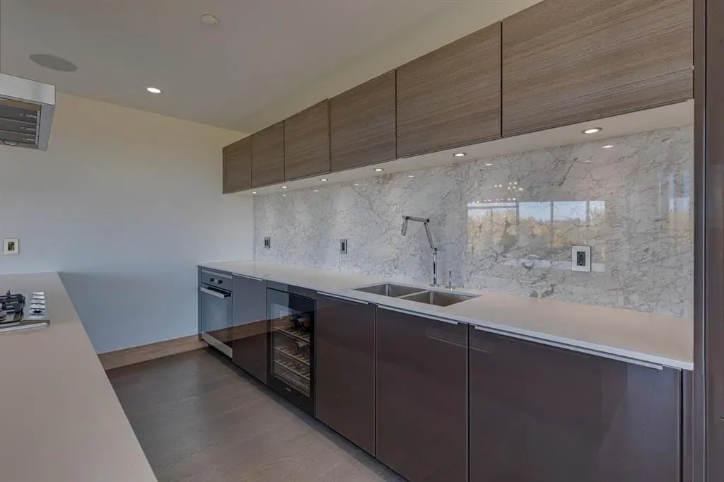 738 1 Avenue SW, #412