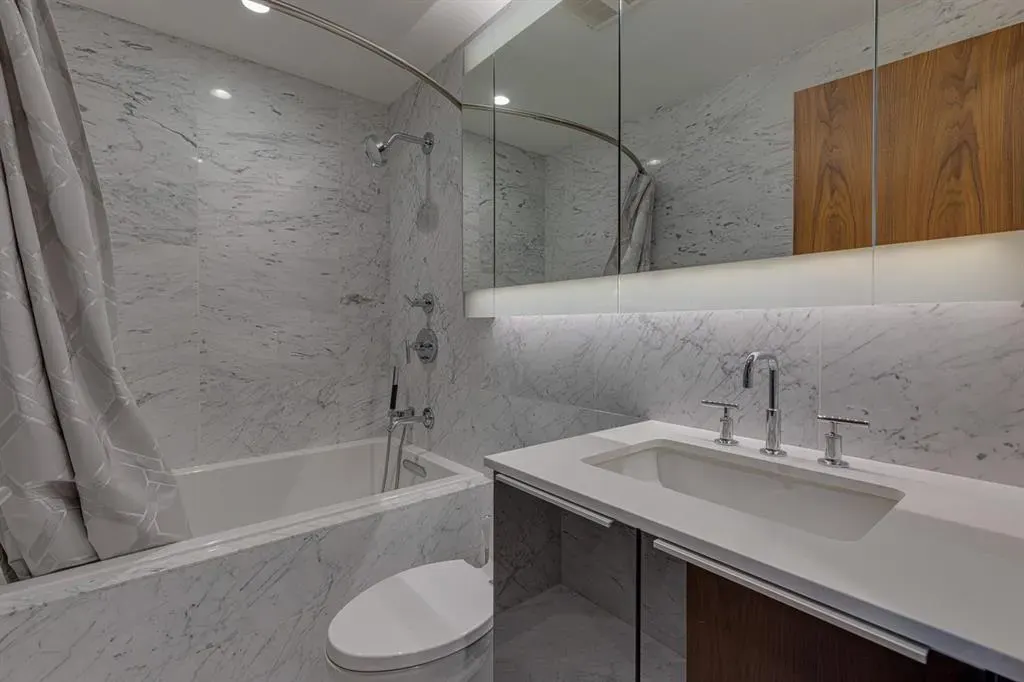 738 1 Avenue SW, #412