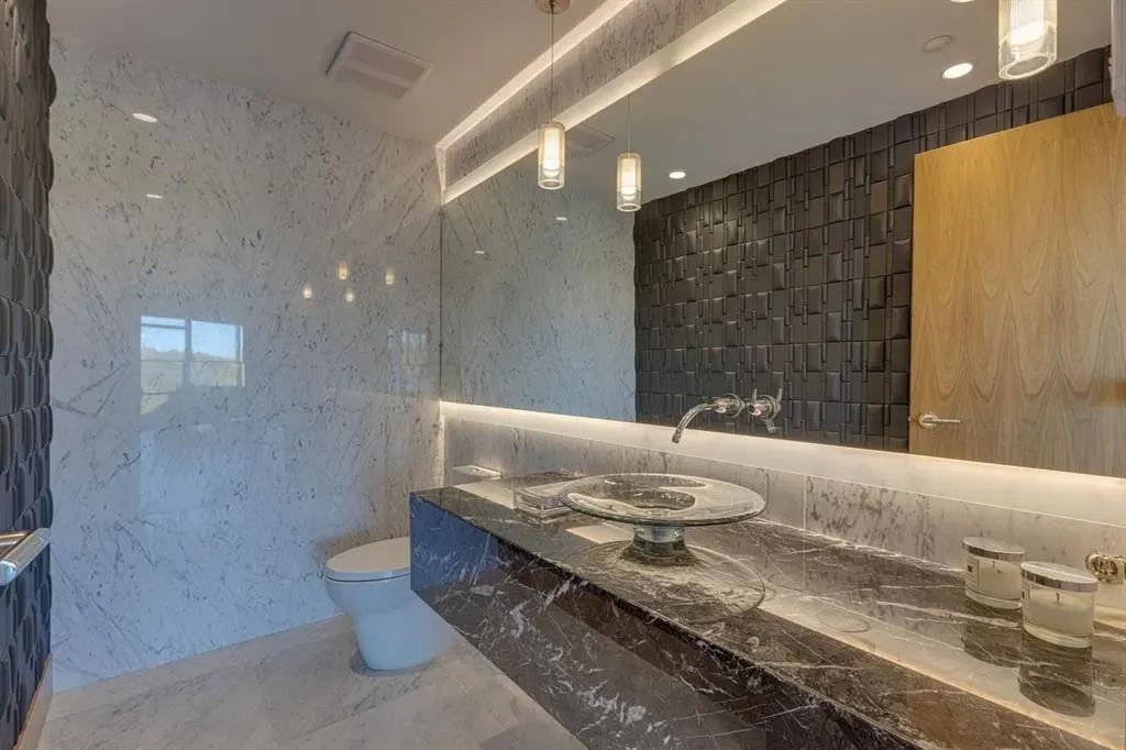 738 1 Avenue SW, #412