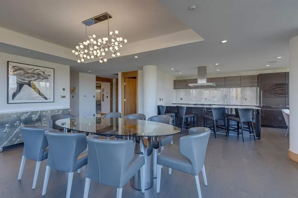 738 1 Avenue SW, #412