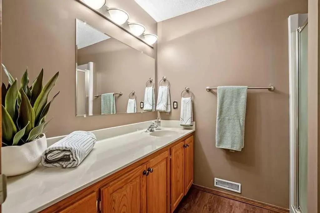 152 Douglas Woods Grove SE