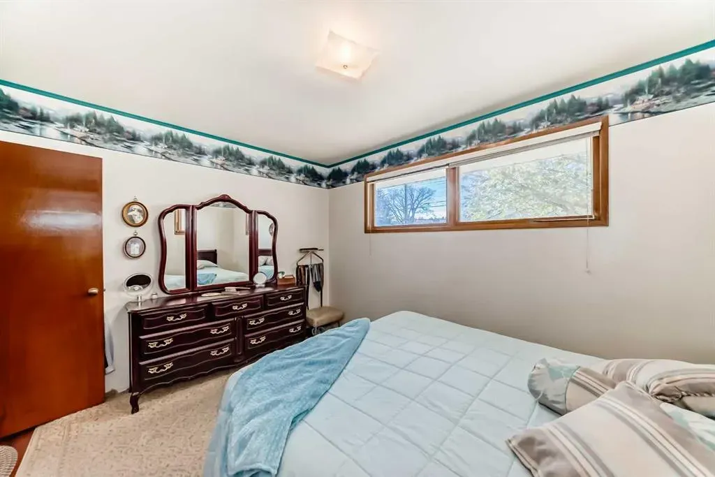 99 Westwood Drive SW