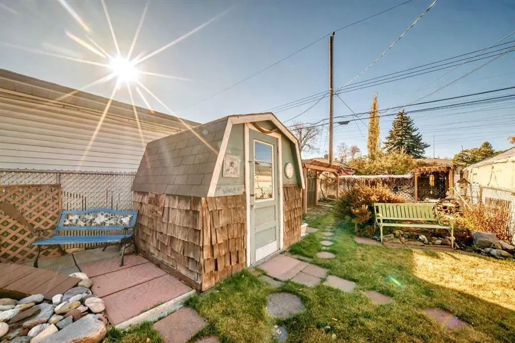 99 Westwood Drive SW