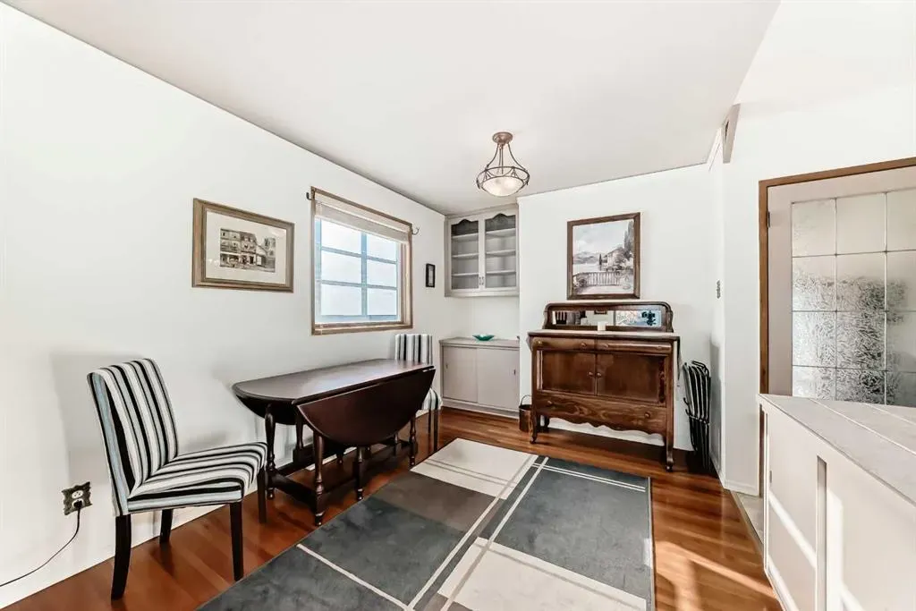 99 Westwood Drive SW