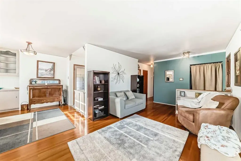 99 Westwood Drive SW