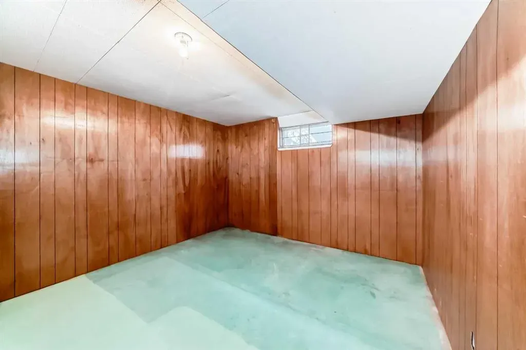 99 Westwood Drive SW