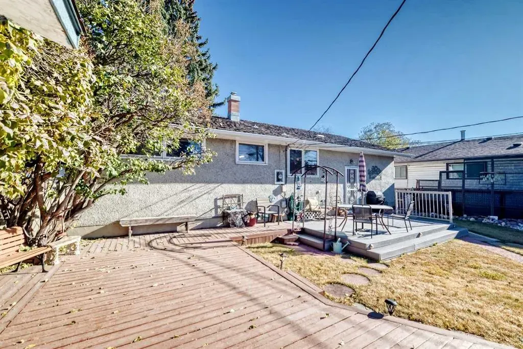 99 Westwood Drive SW