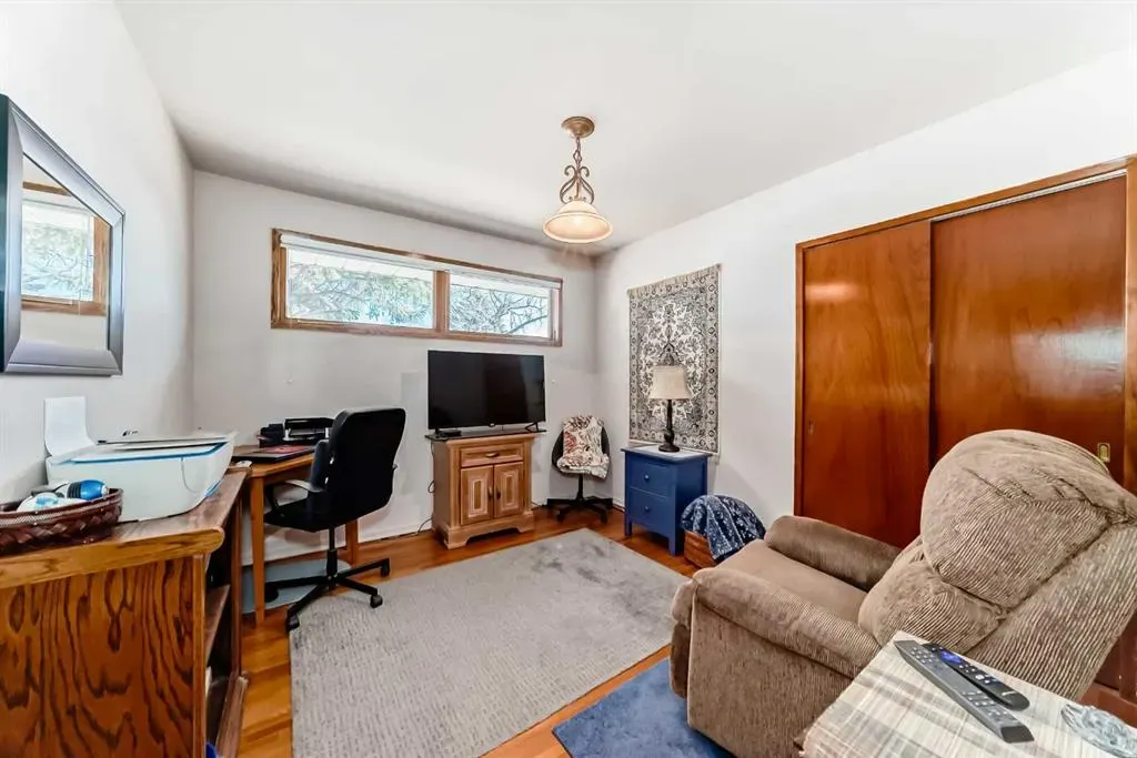 99 Westwood Drive SW