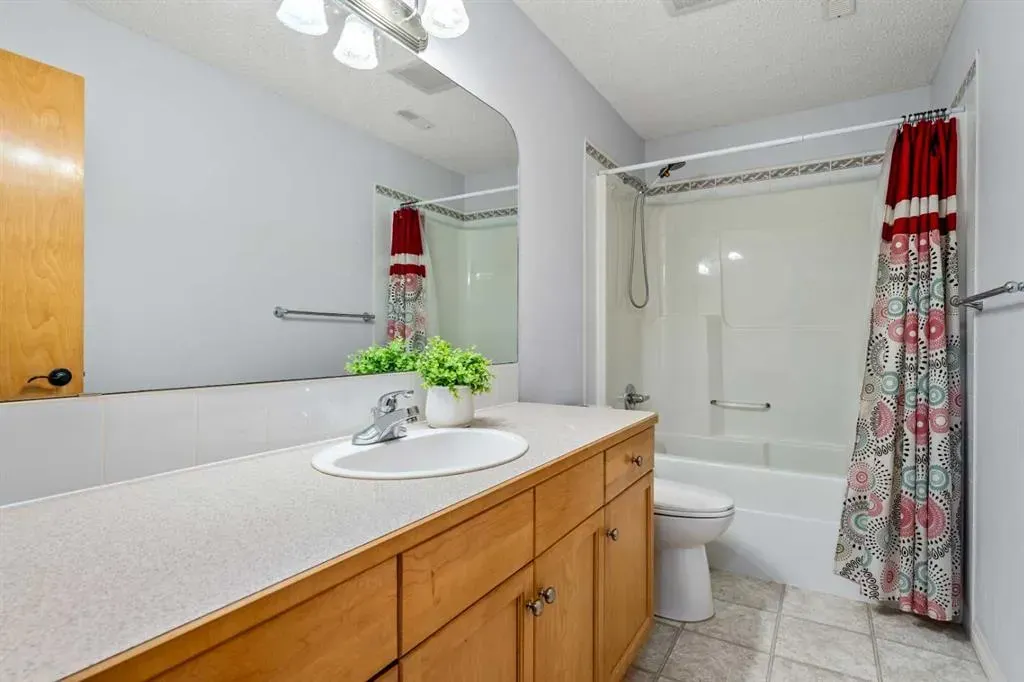 216 Stonegate Place NW