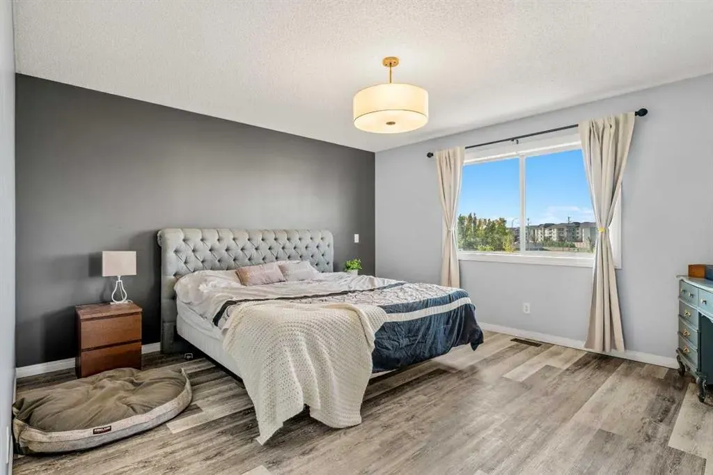 216 Stonegate Place NW