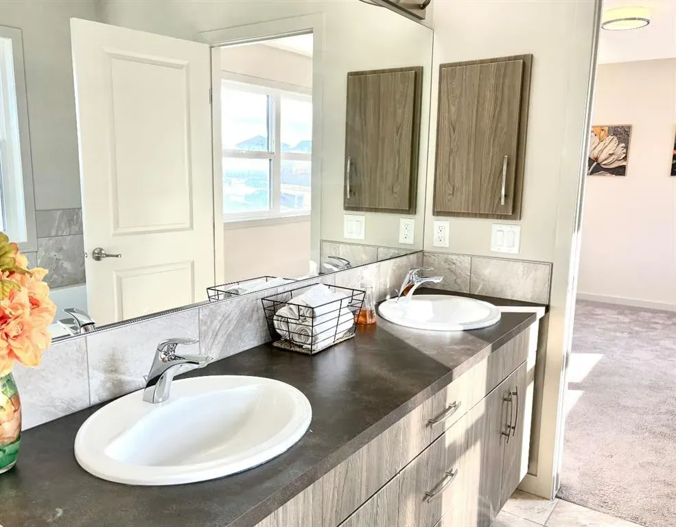 66 Evanscrest Terrace NW