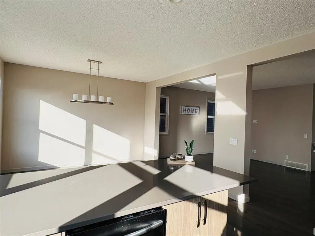 66 Evanscrest Terrace NW