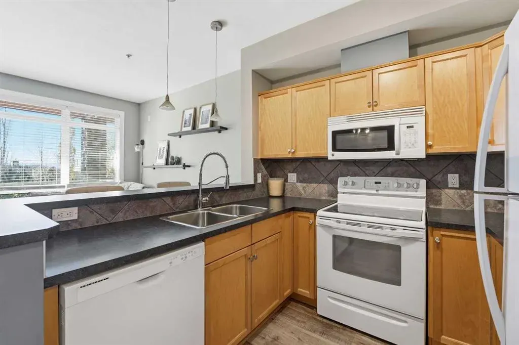 132 Rockyledge View NW, #3