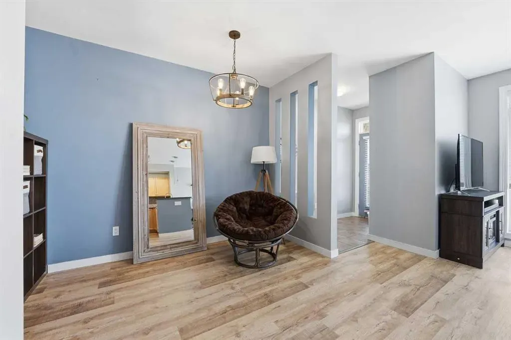 132 Rockyledge View NW, #3