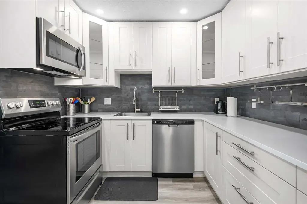 4001C 49 Street NW, #3201