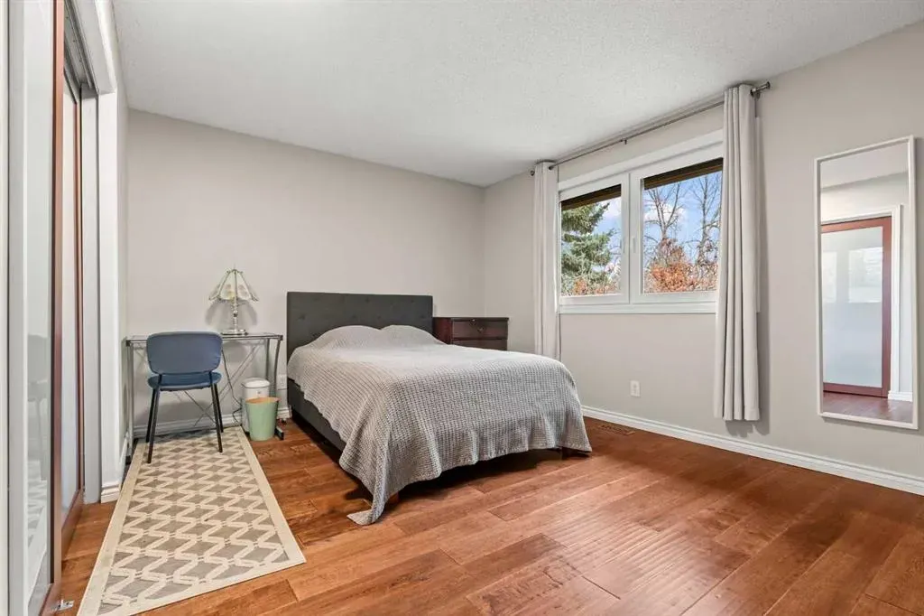 124 Canterbury Drive SW