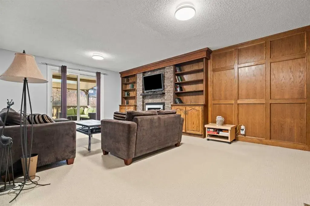 124 Canterbury Drive SW