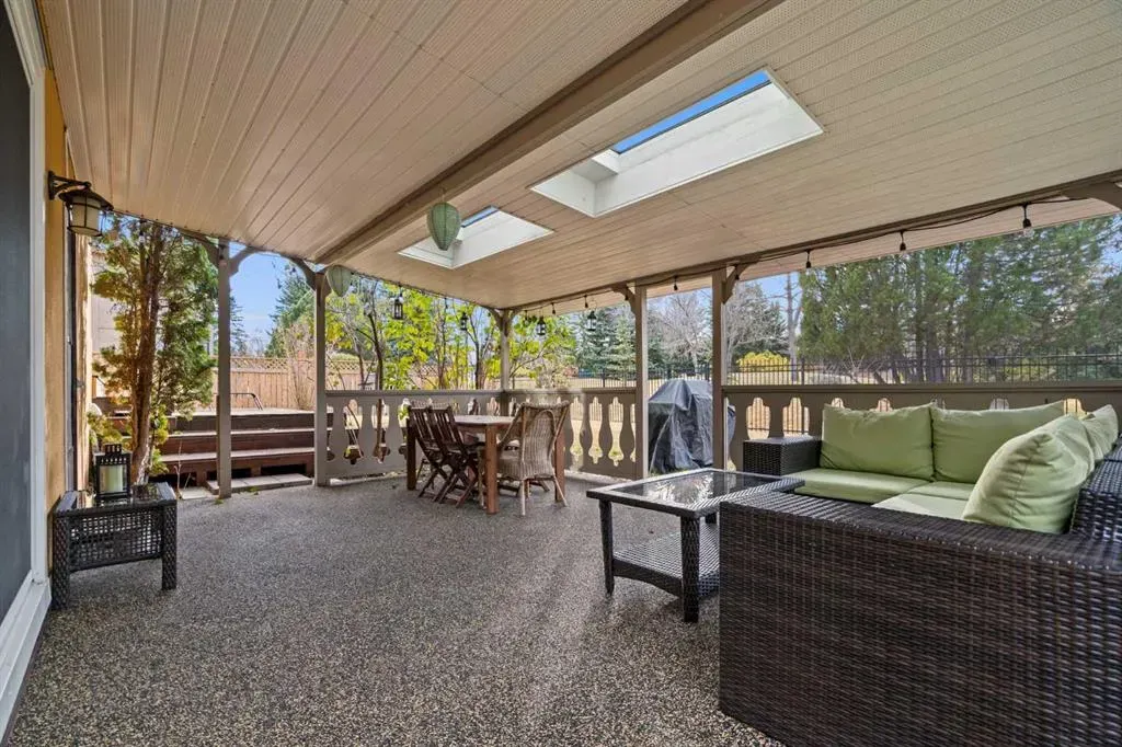 124 Canterbury Drive SW