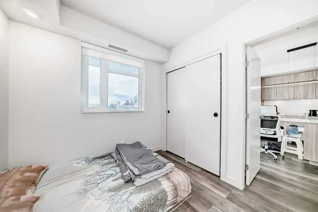 1107 Gladstone Road NW, #406