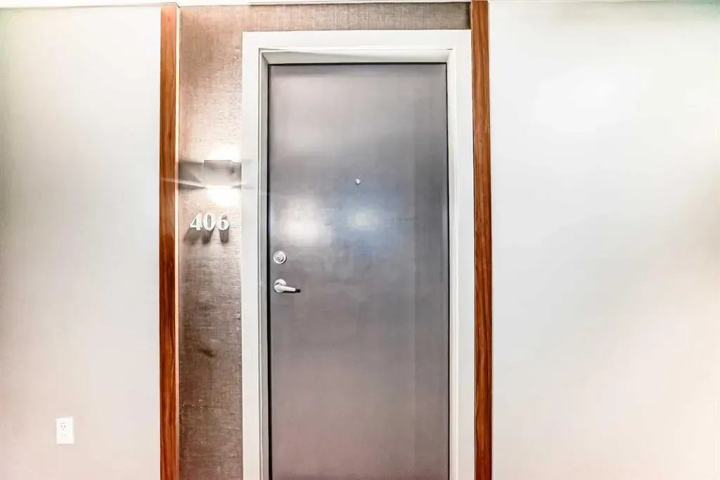 1107 Gladstone Road NW, #406