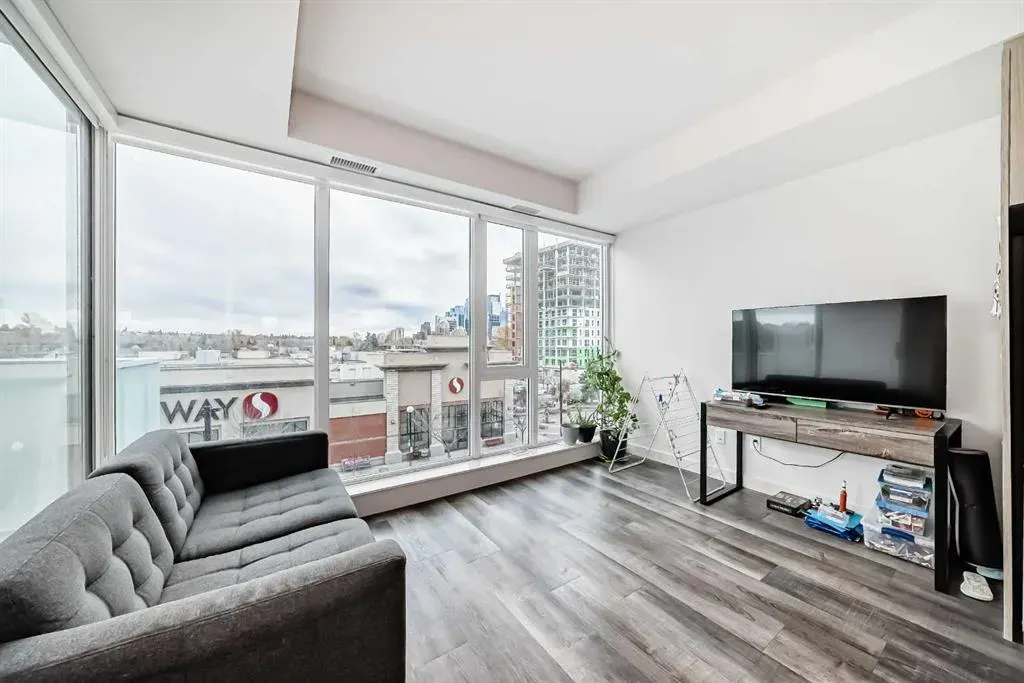 1107 Gladstone Road NW, #406