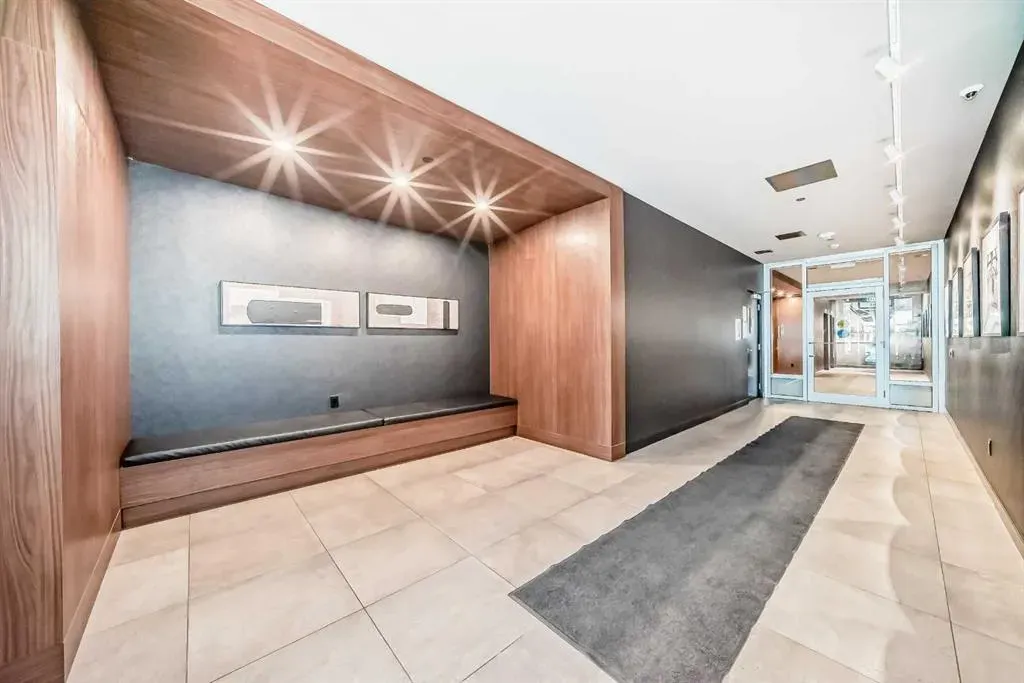 1107 Gladstone Road NW, #406